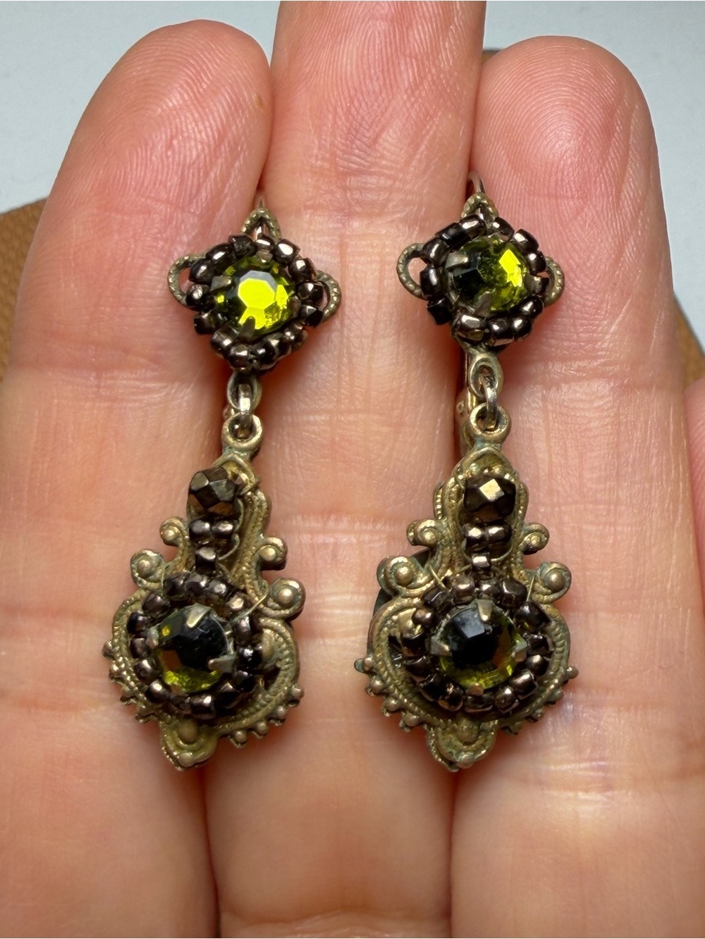 Vintage Signed Karen Landon Peridot Green Dangle Earrings